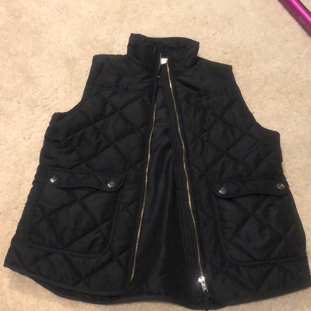 Thread and supply vest